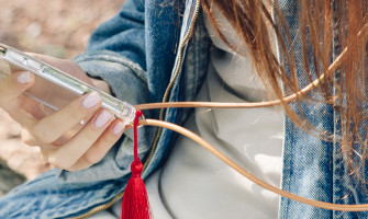 Discover the Perfect Phone Necklace and Case at zoey design