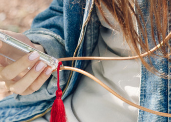 Discover the Perfect Phone Necklace and Case at zoey design